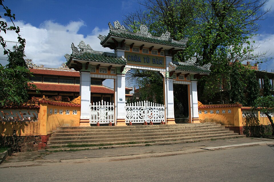 Từ Đàm Temple