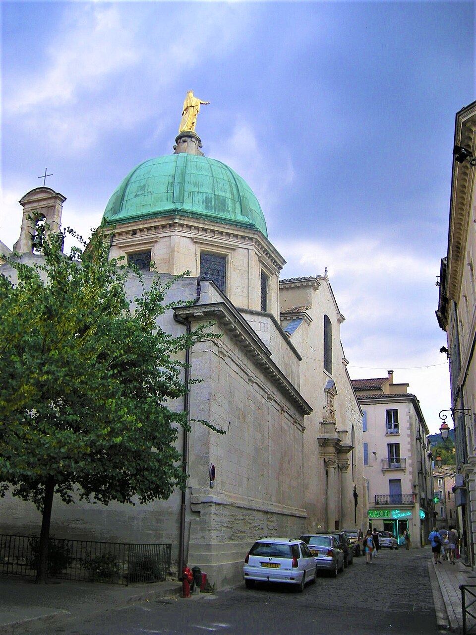 Apt Cathedral