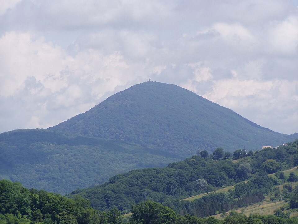 Mount Akhun