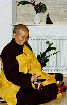 Chân Không